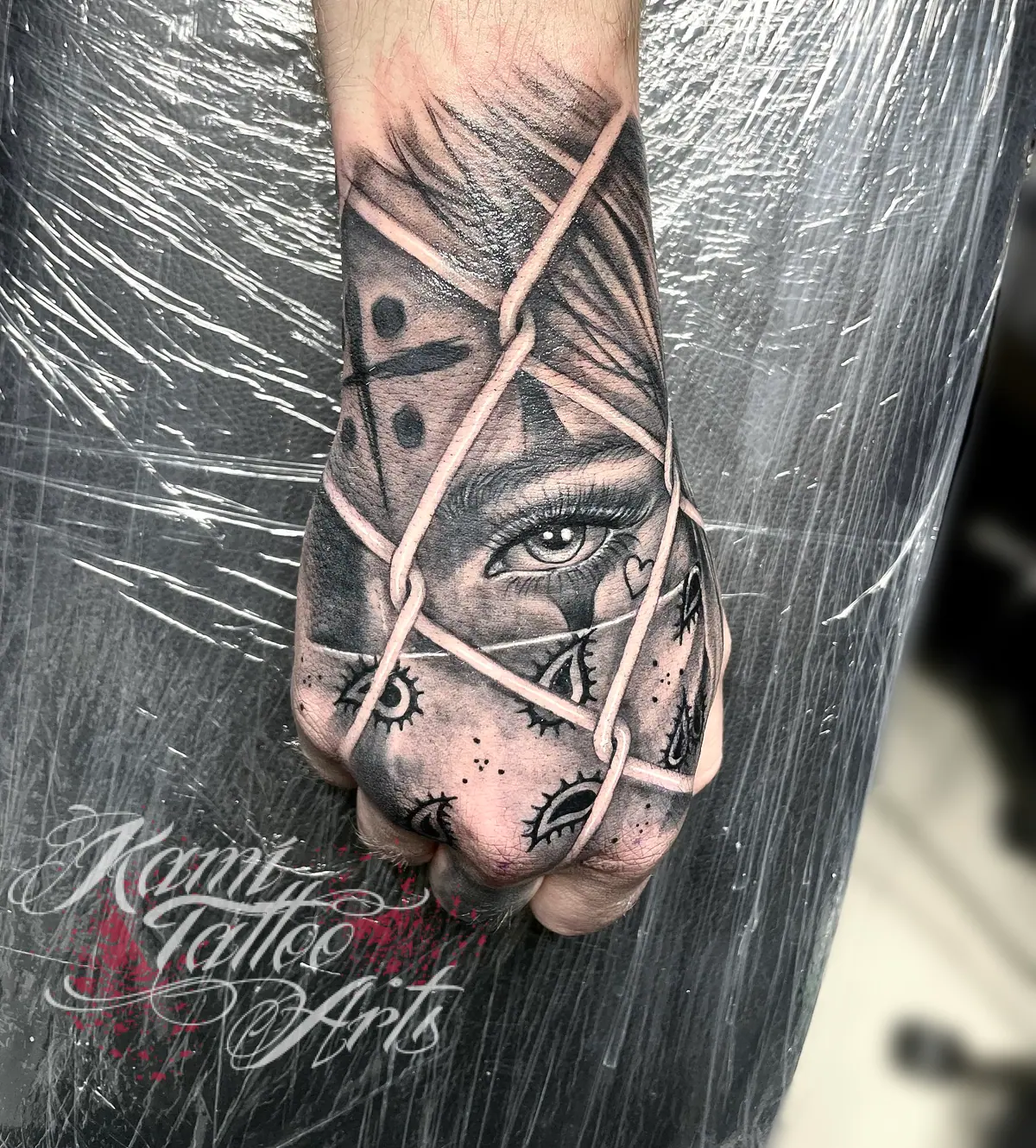 Blackwork Gangsta Girl Scarf Chicano Tattoo Hand