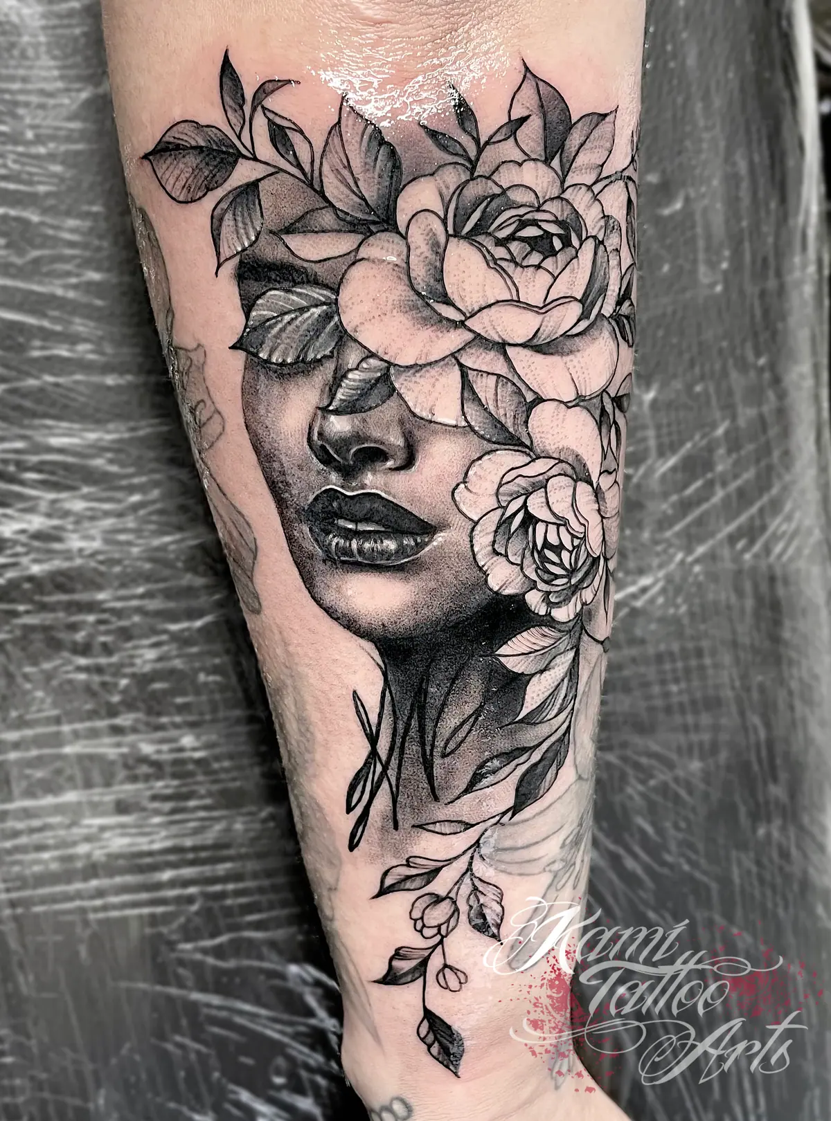 Fineline Flowers Woman Blackwork Delicate Tattoo